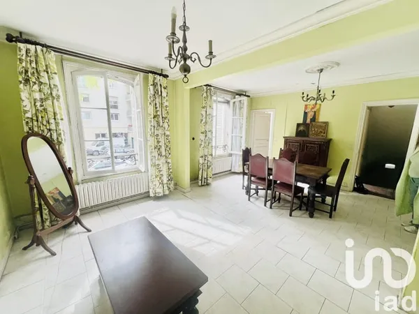 Bâtiment 3 pièces 121 m²