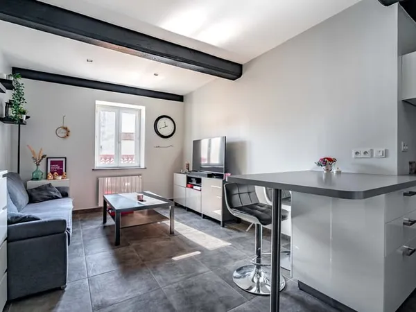 Plein centre, appartement T2 de 40m2 avec garage fermé.