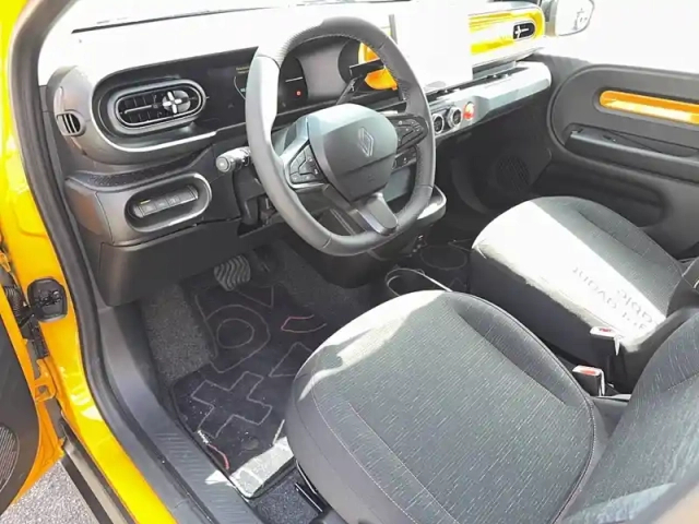Renault Twingo e-tech electrique 80 ch autonomie urbaine — photo 28
