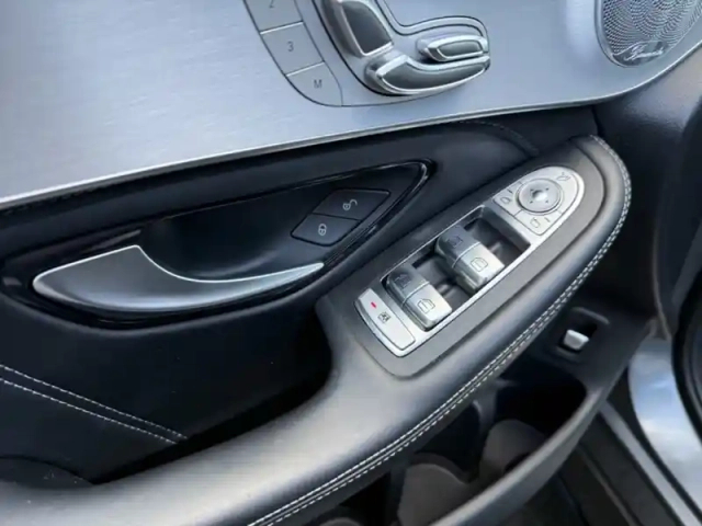 Mercedes Glc suv amg 63 s 4matic+ — photo 20