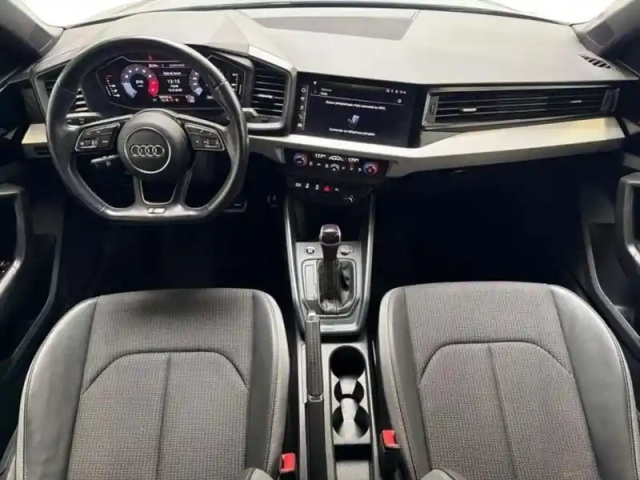 Audi A1 30 tfsi 110 ch s tronic 7 s line — photo 8