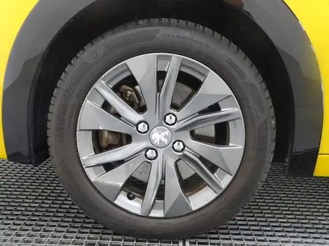 Peugeot 208 e- 136ch style — photo 24