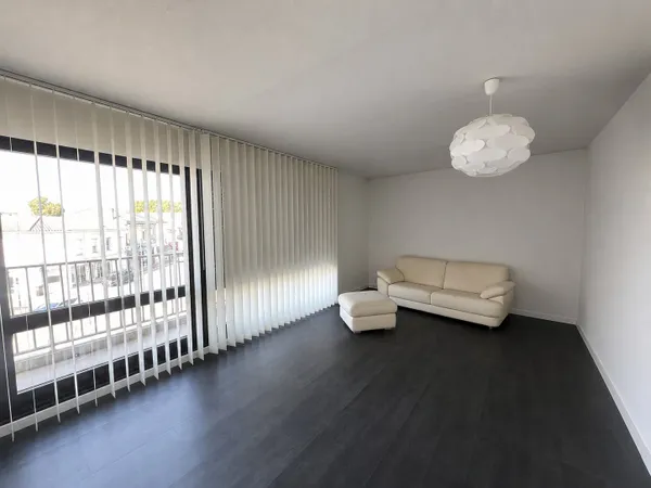 LE BOUSCAT CENTRE APPARTEMENT T3 + CAVE +PARKING + GARAGE