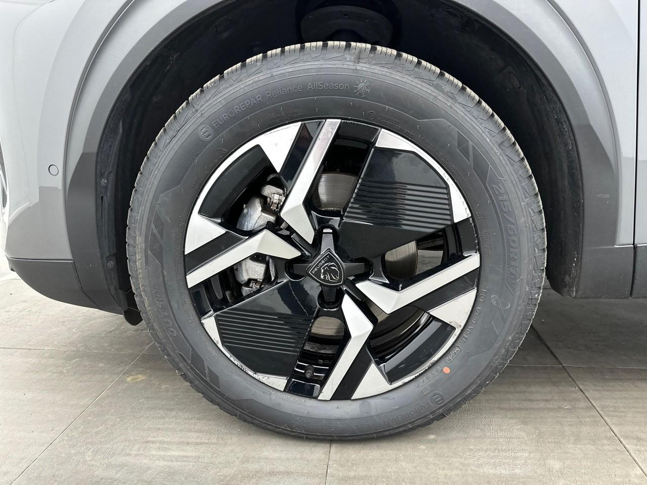 Peugeot 2008 hybrid 136 e-dcs6 gt — photo 14