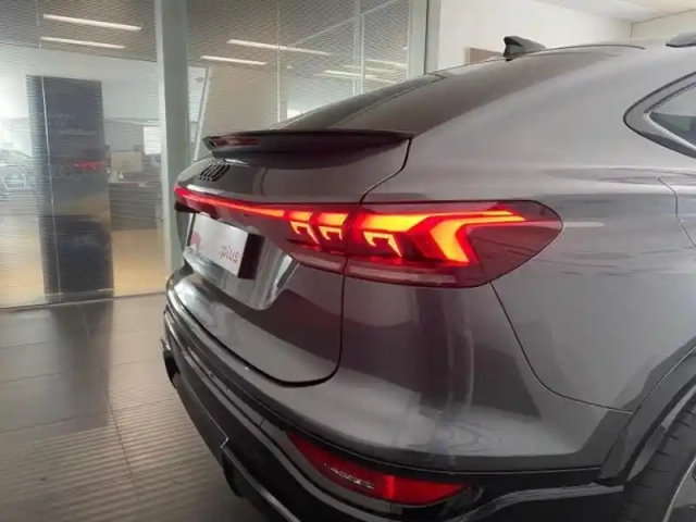 Audi Q6 E-Tron q6 sportback e-tron e-tron 306ch performance s line — photo 8