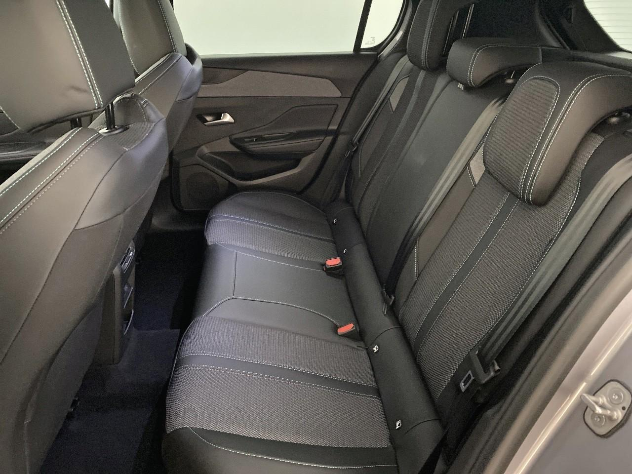 Peugeot 308 hybrid 145 e-dcs6 allure — photo 10