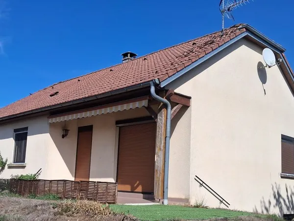 Maison entourée sur sous sol, F4, 84m2
