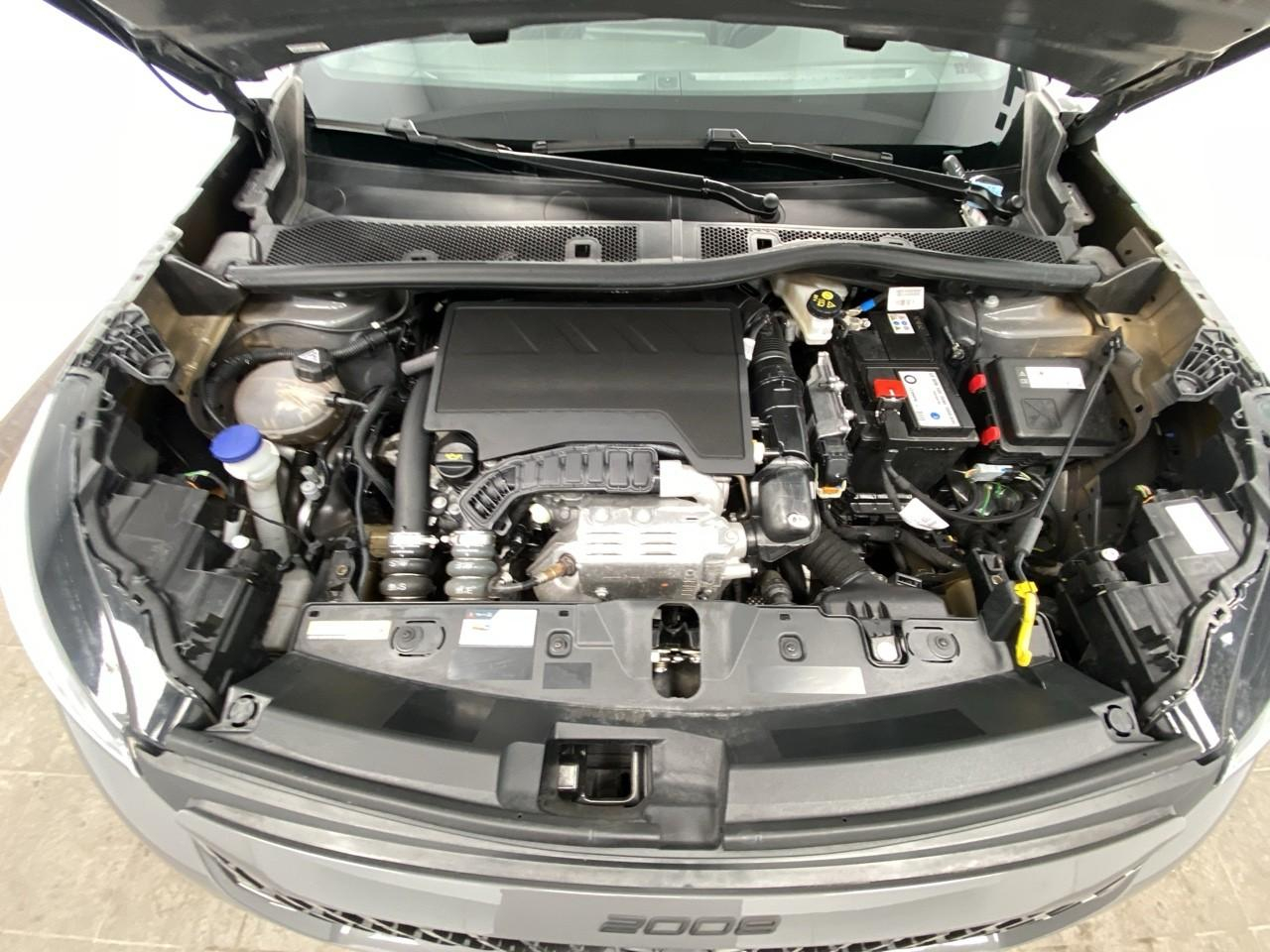 Peugeot 2008 puretech 100 s&s bvm6 allure — photo 14