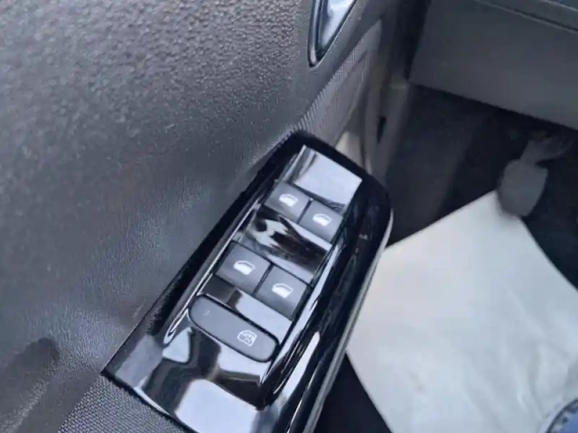 Citroën C3 bluehdi 100 s&amp;s bvm6 shine pack — photo 20
