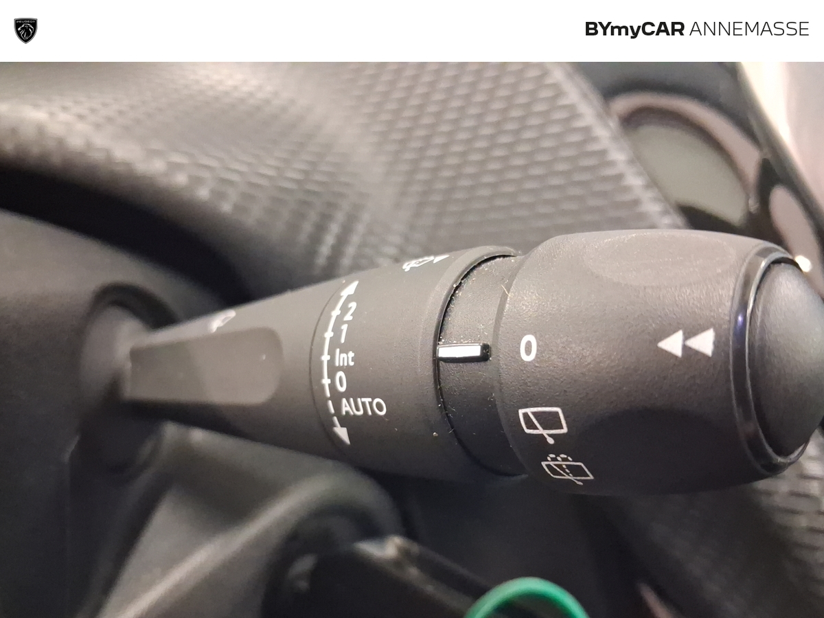 Peugeot 2008 PureTech 110ch S&amp;S EAT6 — photo 40