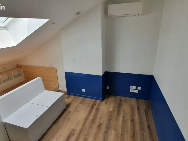 Studio + parking à louer à l'année