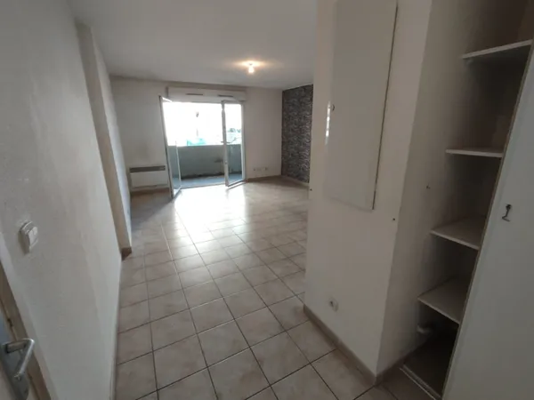 Beau T2 de 48m² - LIBRE - Balcon + Parking sécurisé ? DPE C