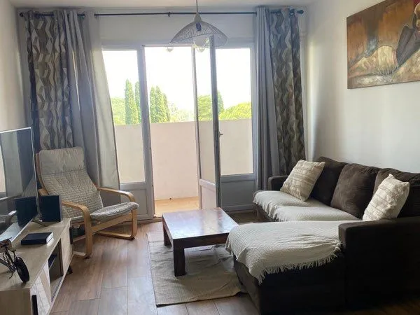 Grand T3 meublé de 70 m² lumineux avec terrasse - Charges incluses - Hyères
