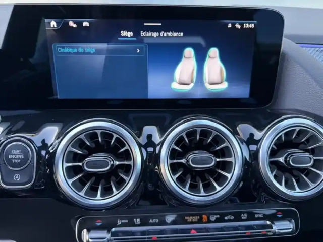 Mercedes Gla 200 d amg line — photo 22