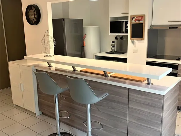 Appartement T2 meublé proche place Ravezies à Bordeaux Saint-Louis avec parking