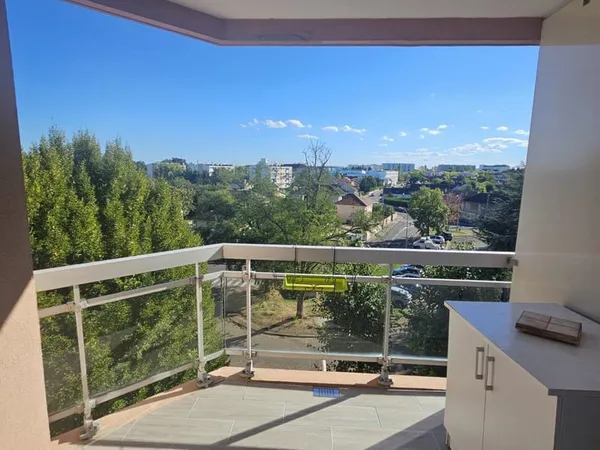 EXCLUSIVITÉ - Appartement T5 de 93,52 m2 avec vue dégagée et