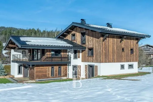 Chalet 7 pièces 344 m²