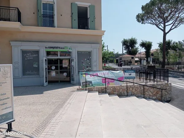 Local commercial 300 m2 à louer
