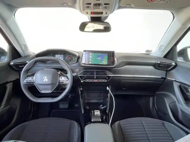 Peugeot 2008 e- 136ch style — photo 8