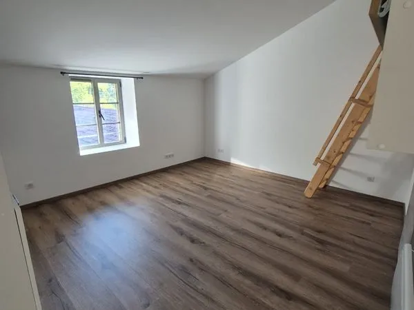 Appartement renové studio