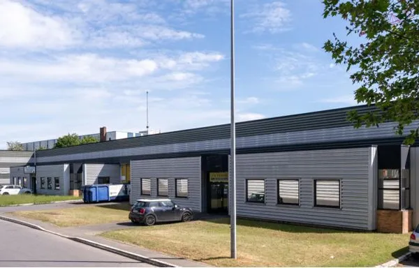 Local 474 m² Le Bourget