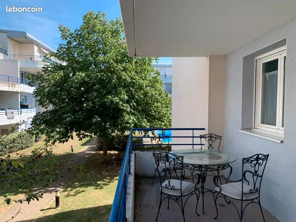 Appartement F2 avec balcon, parking et piscine- Strasbourg Poterie