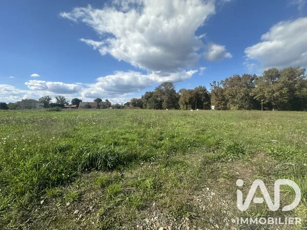Terrain 800 m²