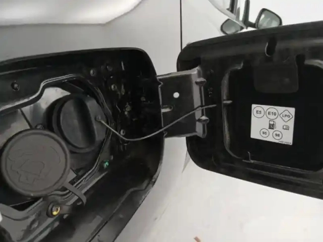 Dacia Duster 1.0 eco-g 100ch prestige + 4x2 — photo 25