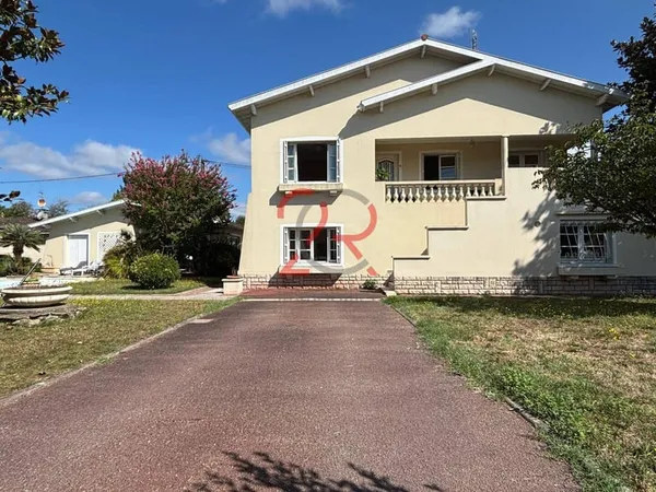 Maison 7 pièces 190 m²
