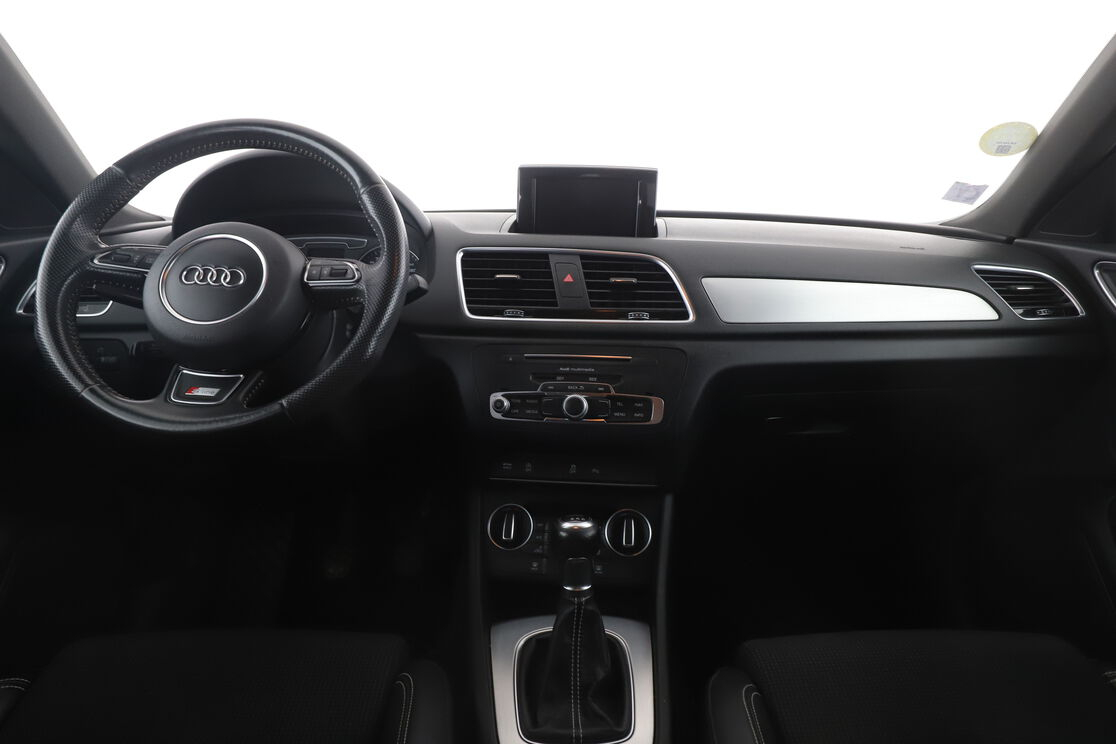 Audi Q3 2.0 TDI S Line — photo 11