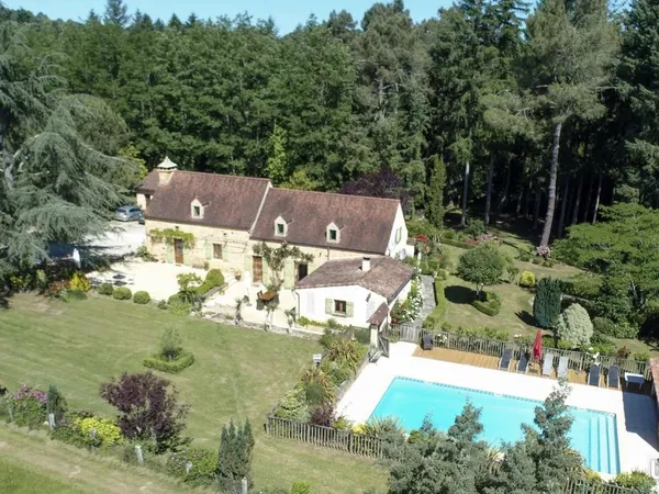 Propriété 7 pièces 200 m²
