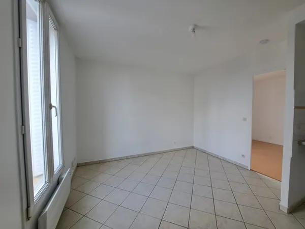 F2 de 27,46 m² au 2e étage - Gagny, à 10 min à pied du RER