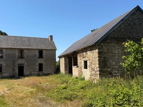 -Fermette avec parcelle agricole au calme à la campagne à 10 minutes de PONTIVY
