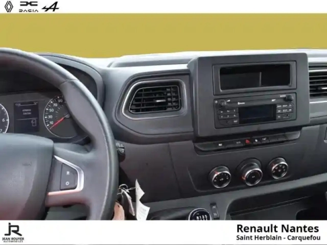 Renault Master fg f3500 l2h2 2.3 blue dci 135ch confort - 20490? ht — photo 3