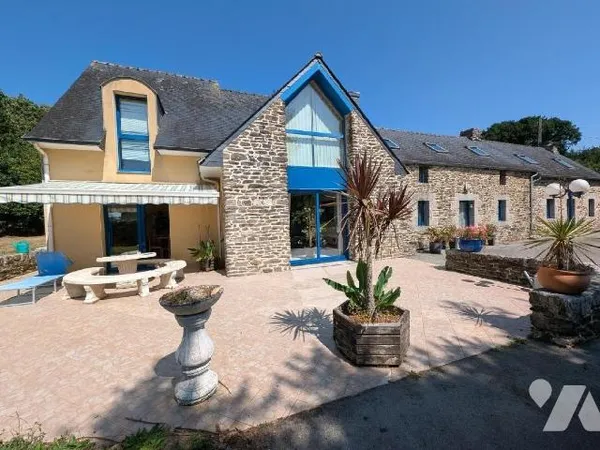 Maison 8 pièces 236 m²