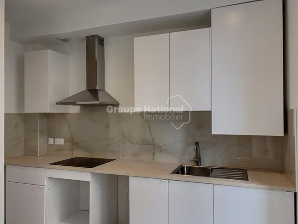 Appartement 34 m² Berre L Etang 2 pièces en Centre ville avec Garage
