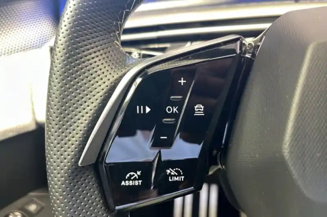 Peugeot 3008 plug-in hybrid 225 e-dcs7 — photo 25
