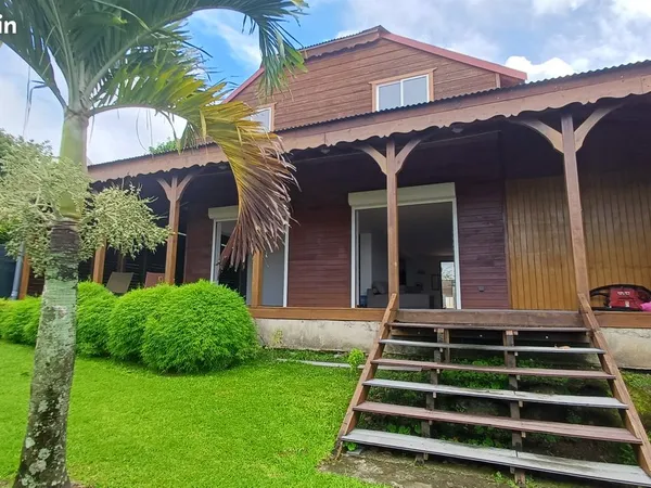 Location grande maison à Saint Claude