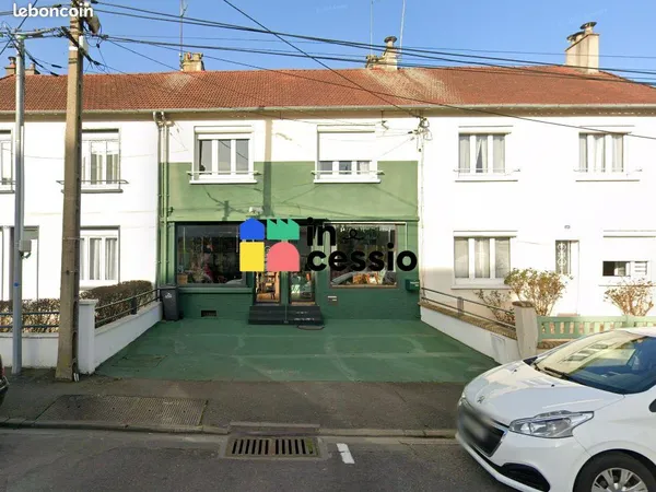Local coiffure 180 m²