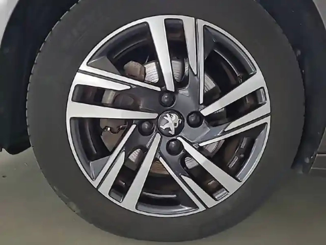 Peugeot 208 puretech 100 s&amp;s bvm6 — photo 13