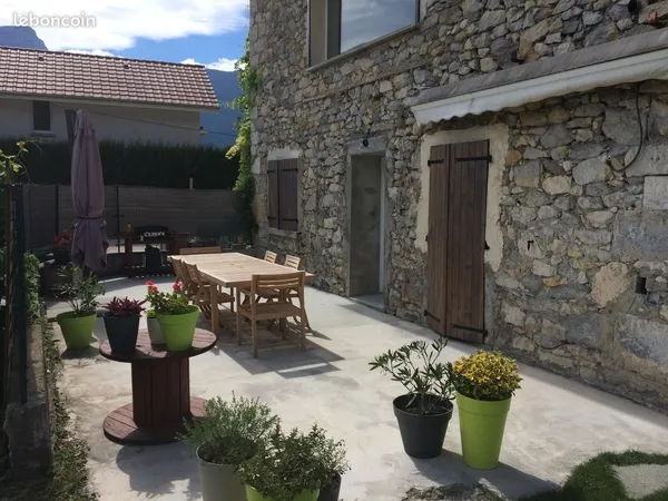 Appartement T4, belles prestations, rez-de-jardin