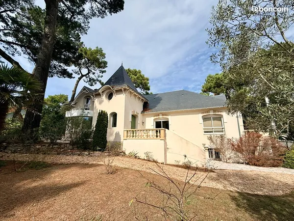 Maison 8 pièces 200 m²