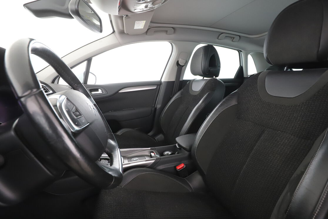 Citroen C4 1.2 PureTech Shine EAT6 — photo 9