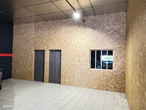 LOCAL COMMERCIAL ROUTE ST MICHEL / DÉPÔT BUREAUX 200m2 / PARKING ACCÈS POIDS LOURDS
