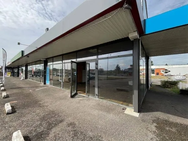 Local commercial 188 m²