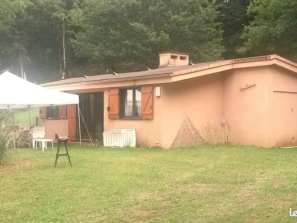 Charmante petite maison dans la campagne lotoise proche rocamadour