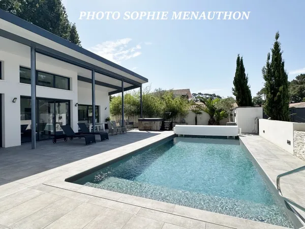 Villa d'architecte 4 pièces 233 m²