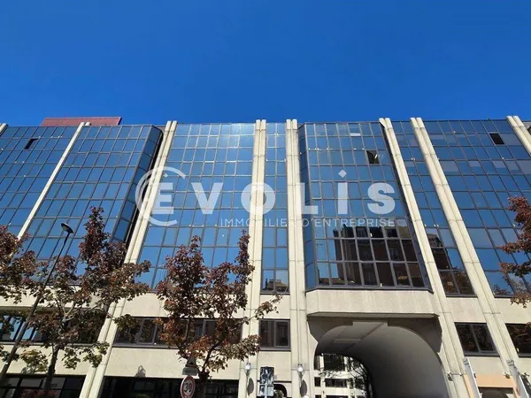 Bureaux 819 m²