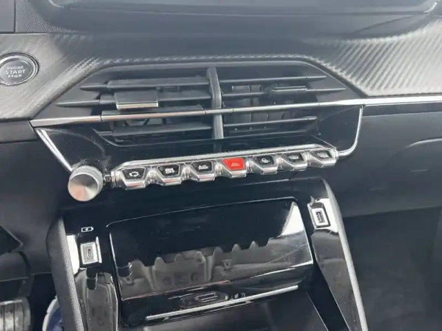 Peugeot 2008 puretech 130 s&amp;s eat8 — photo 20