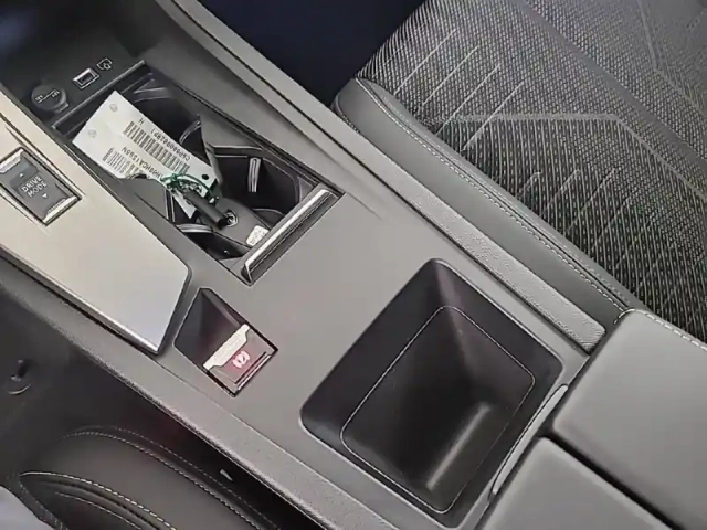 Peugeot 308 electrique 55 kwh 156ch — photo 13